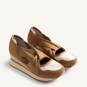 GI78133 Camel